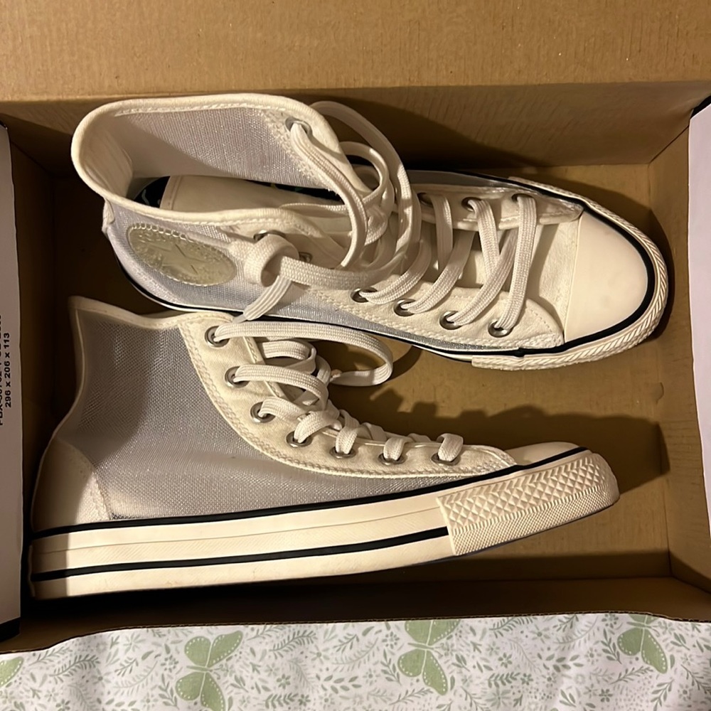 Converse with mesh sides